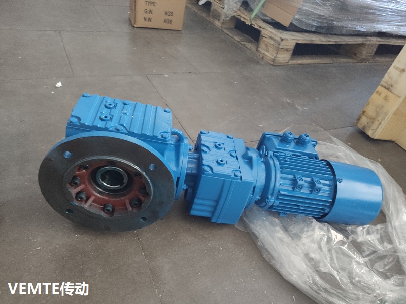 1比73減速電機(jī),1:73減速機(jī),73比減速器,木材剝皮機(jī)減速機(jī).jpg