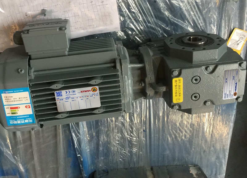1比106減速電機,1:106減速機,106比減速器,壓捆機減速機.jpg