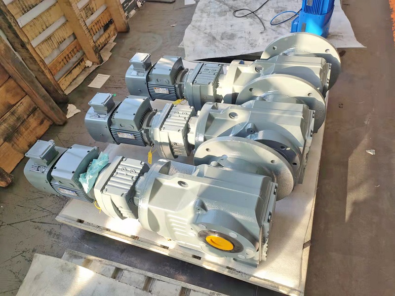 46.5轉(zhuǎn)的減速機(jī),46.5rpm/min減速電機(jī),一分鐘46.5圈的減速器.jpg