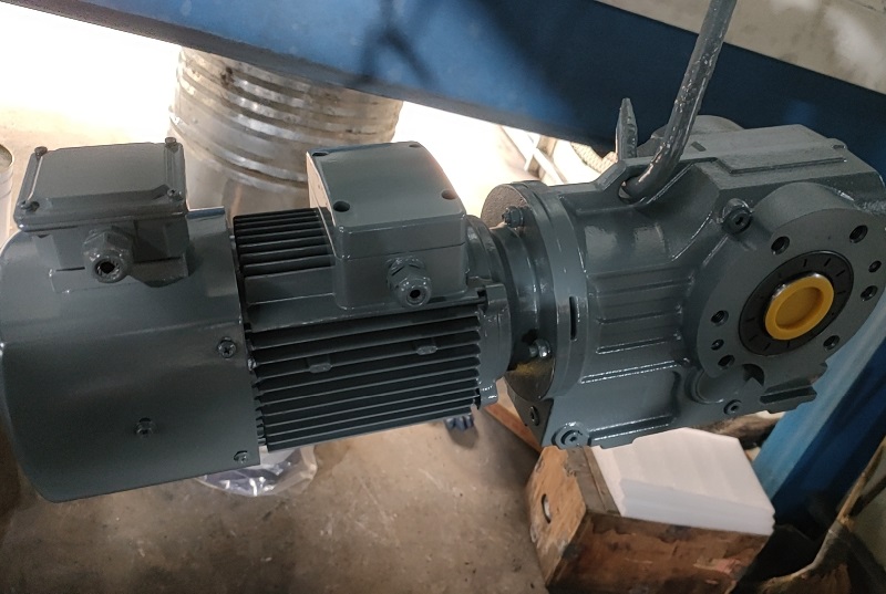 有機肥生產(chǎn)線減速機,K87減速電機,KA87DRE100M4減速器.jpg